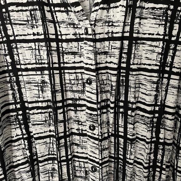 Reitman’s tunic size xl high low button up with side slits - Picture 6 of 6